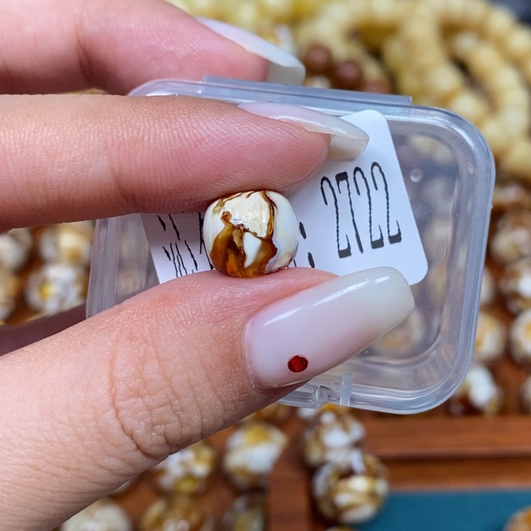 猴头核桃吊坠沁色圆珠老型2722