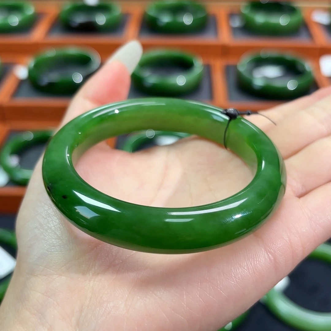 和田玉（碧玉）未镶嵌手镯冰底果绿