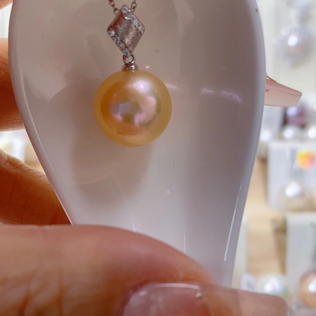 淡水珍珠吊坠(赠链)银S925镶嵌凌*