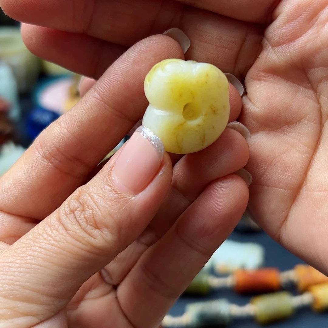 未镶嵌和田玉（糖玉）挂件