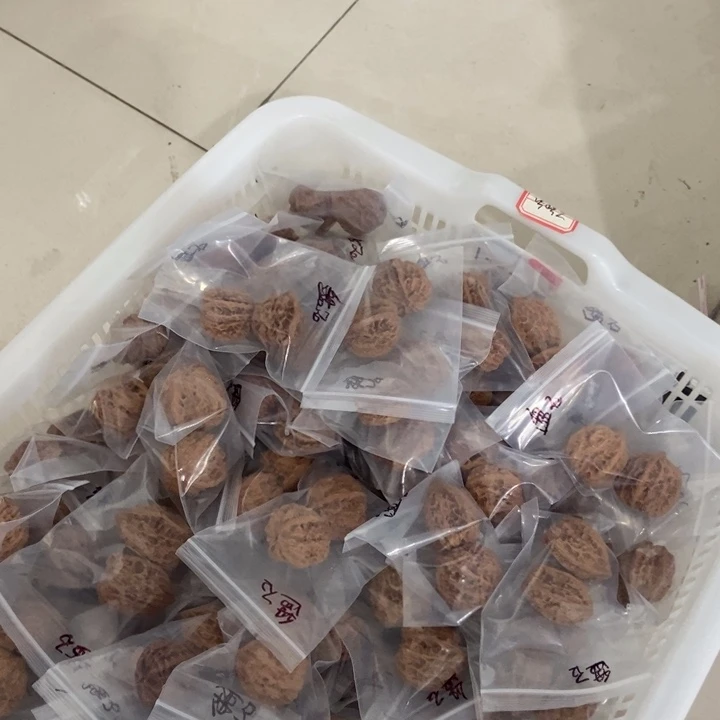 吊坠文玩核桃磐石瑕疵