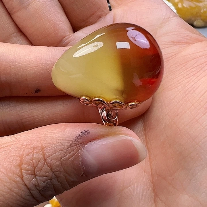 蜜蜡未镶嵌珠宝奇石