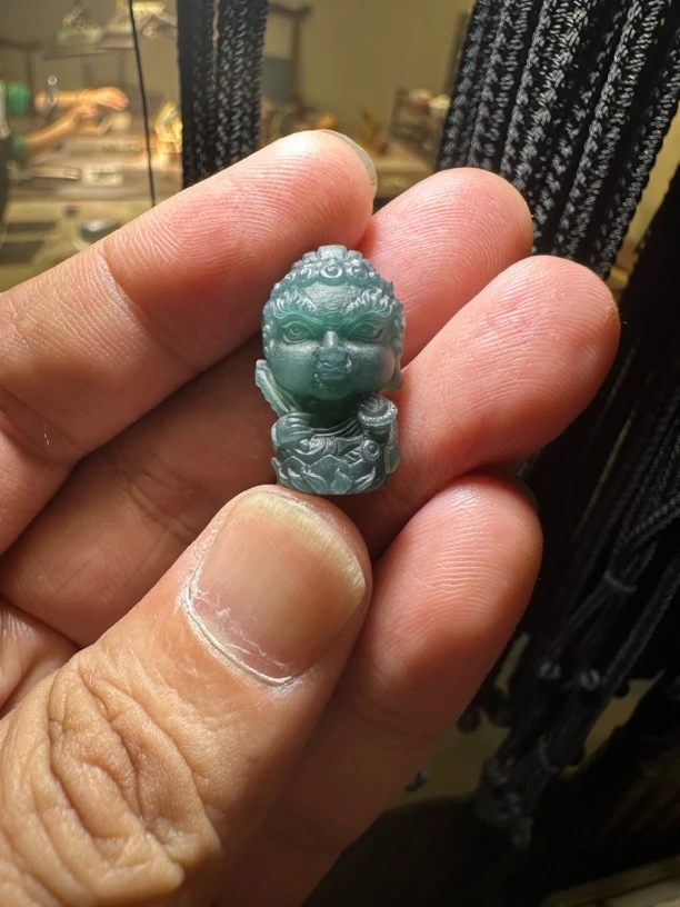 翡翠挂坠，客户要求做手机挂坠