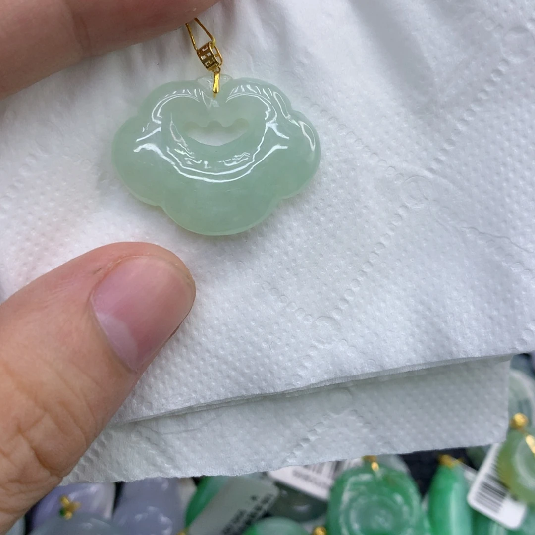 颈饰18K金镶嵌翡翠