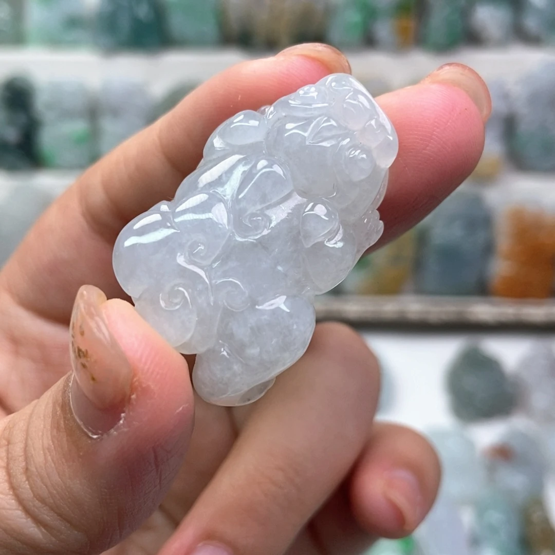 翡翠未镶嵌吊坠(赠链)