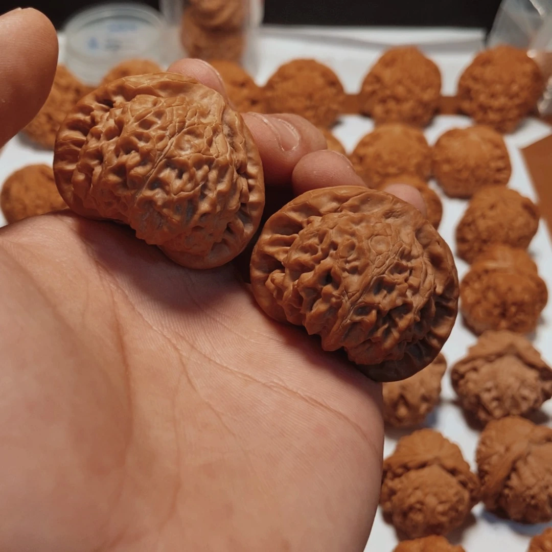 文玩核桃吊坠不****鱼宫灯