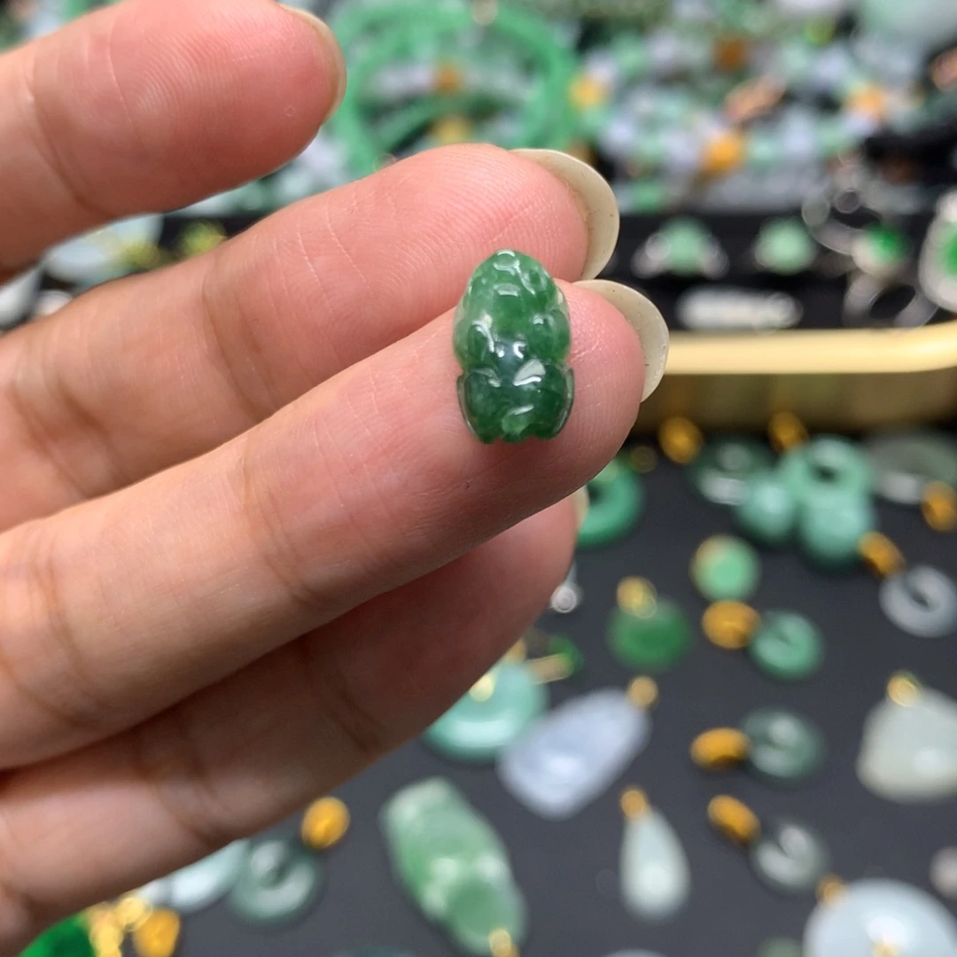 吊坠(不含链)未镶嵌翡翠苡有纹裂