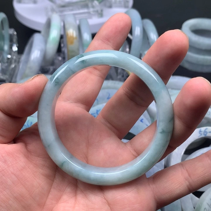 自****翡翠未镶嵌手镯翡翠手镯