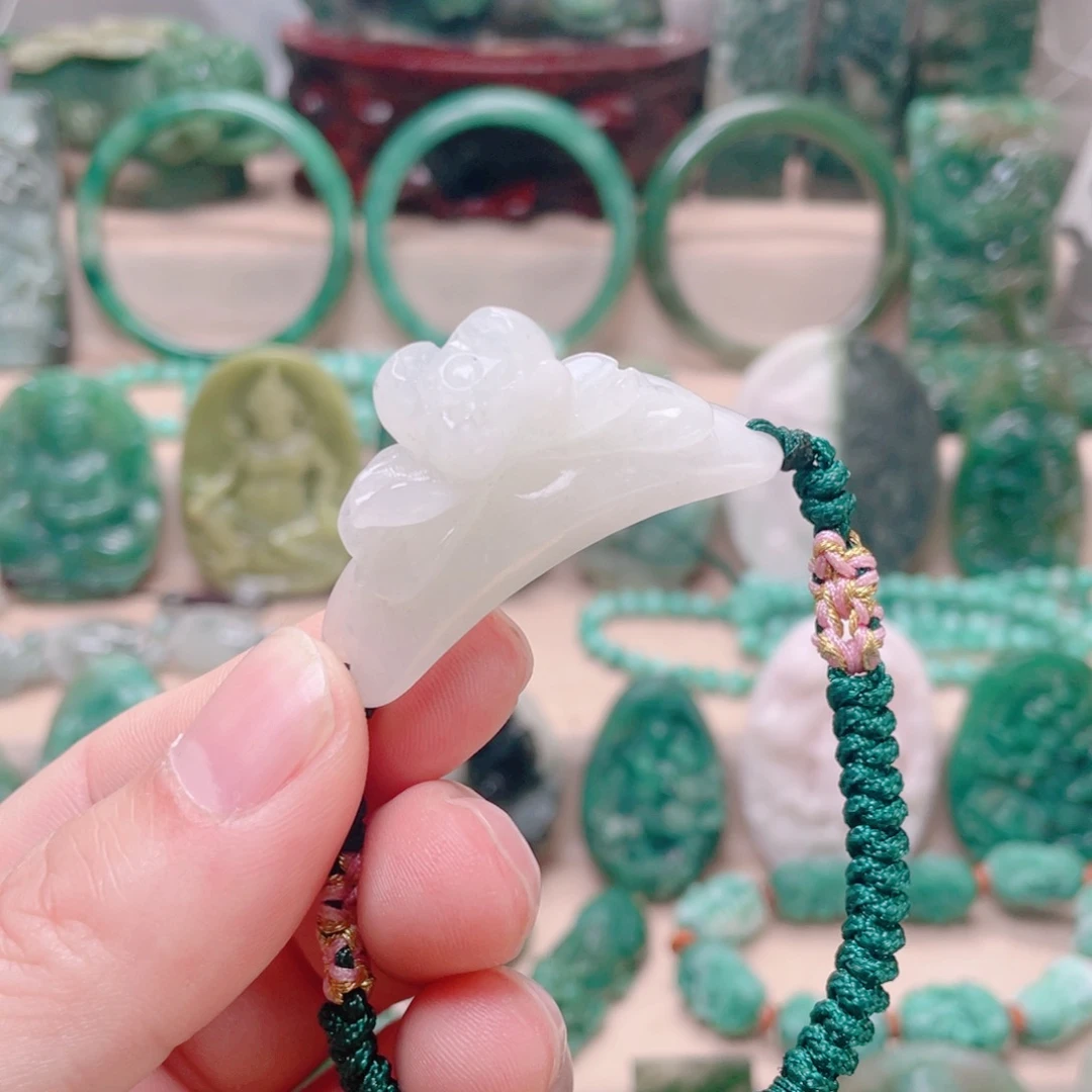 独山玉未镶嵌颈饰