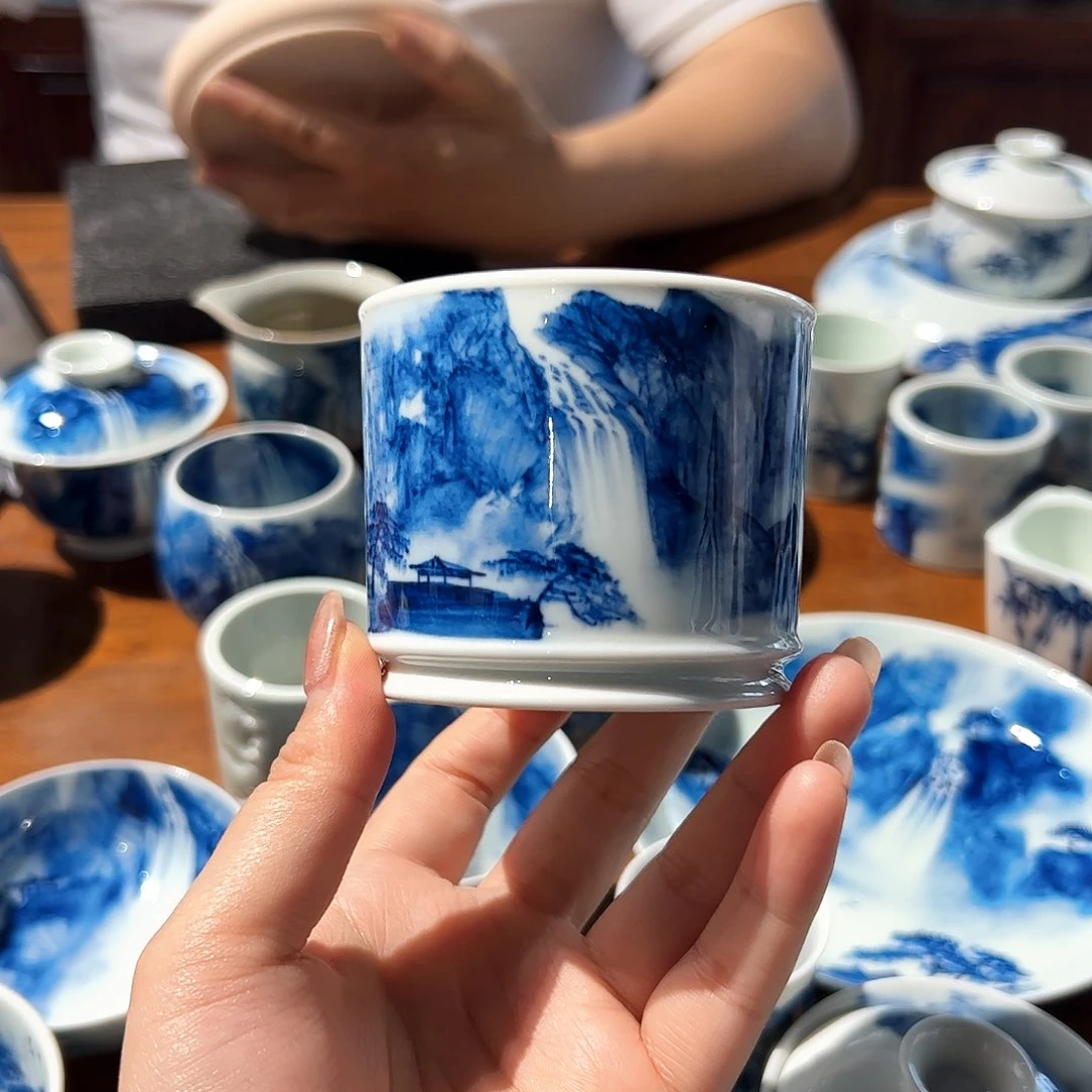 杯深**韦青花手绘山水主人杯