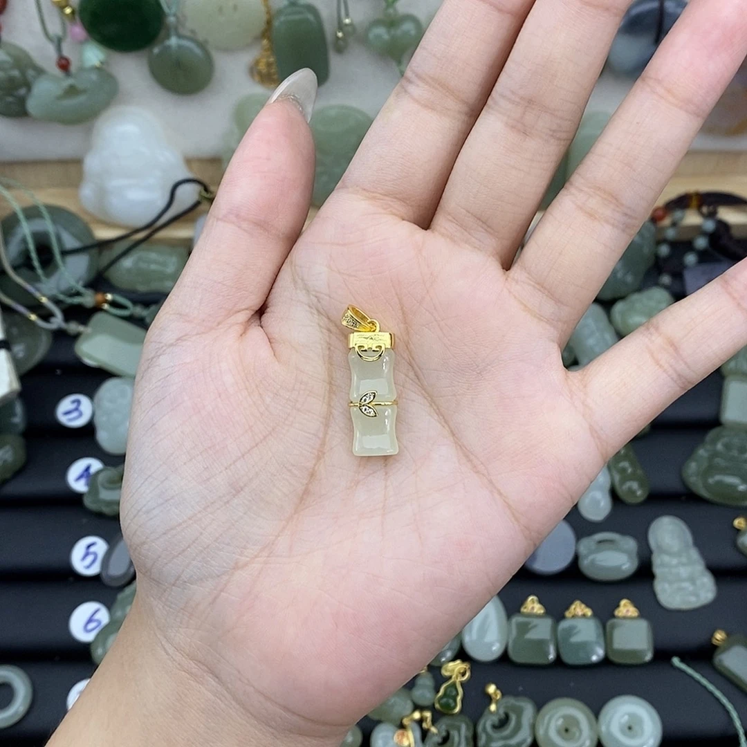 吊坠(赠链)银S925镶嵌和田玉