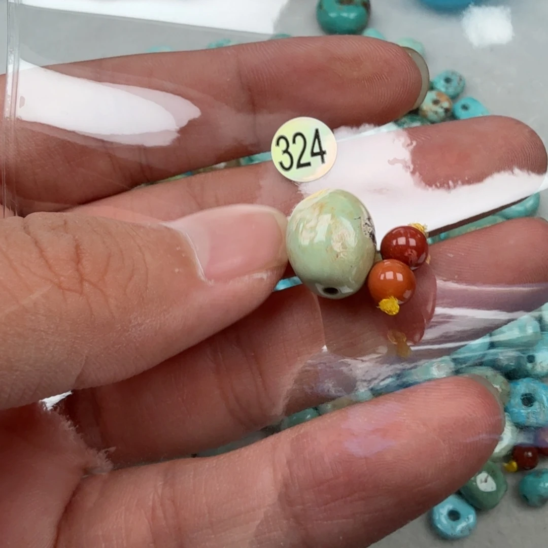 南红玛瑙未镶嵌珠宝奇石