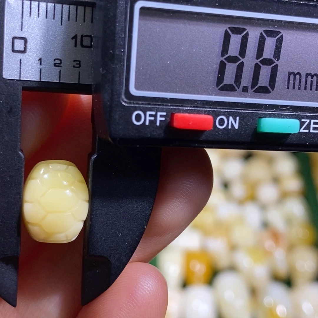 蜜蜡未镶嵌裸石配饰