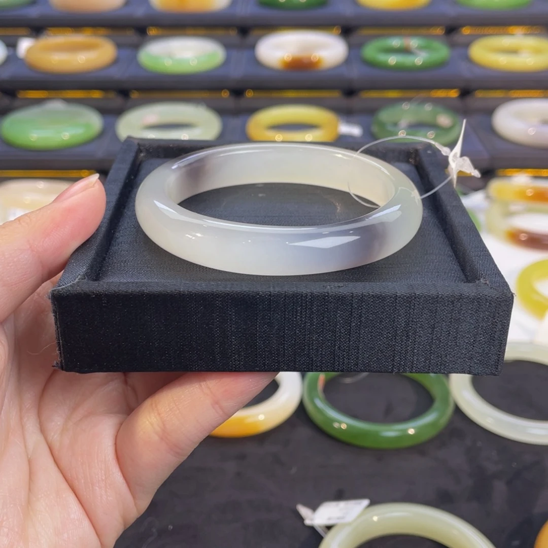 未镶嵌手镯和田玉贵妃白加紫手镯55