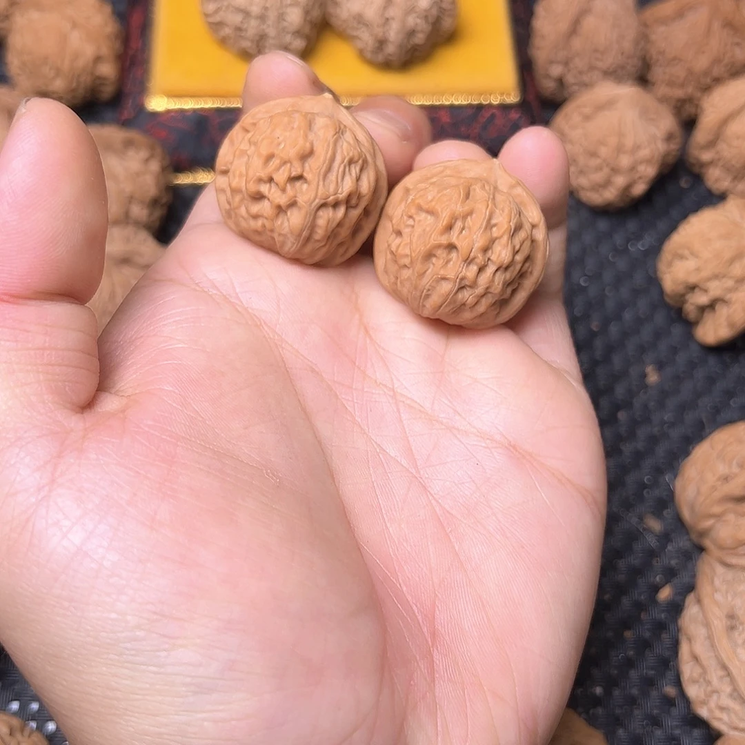 文玩核桃吊坠小狮子