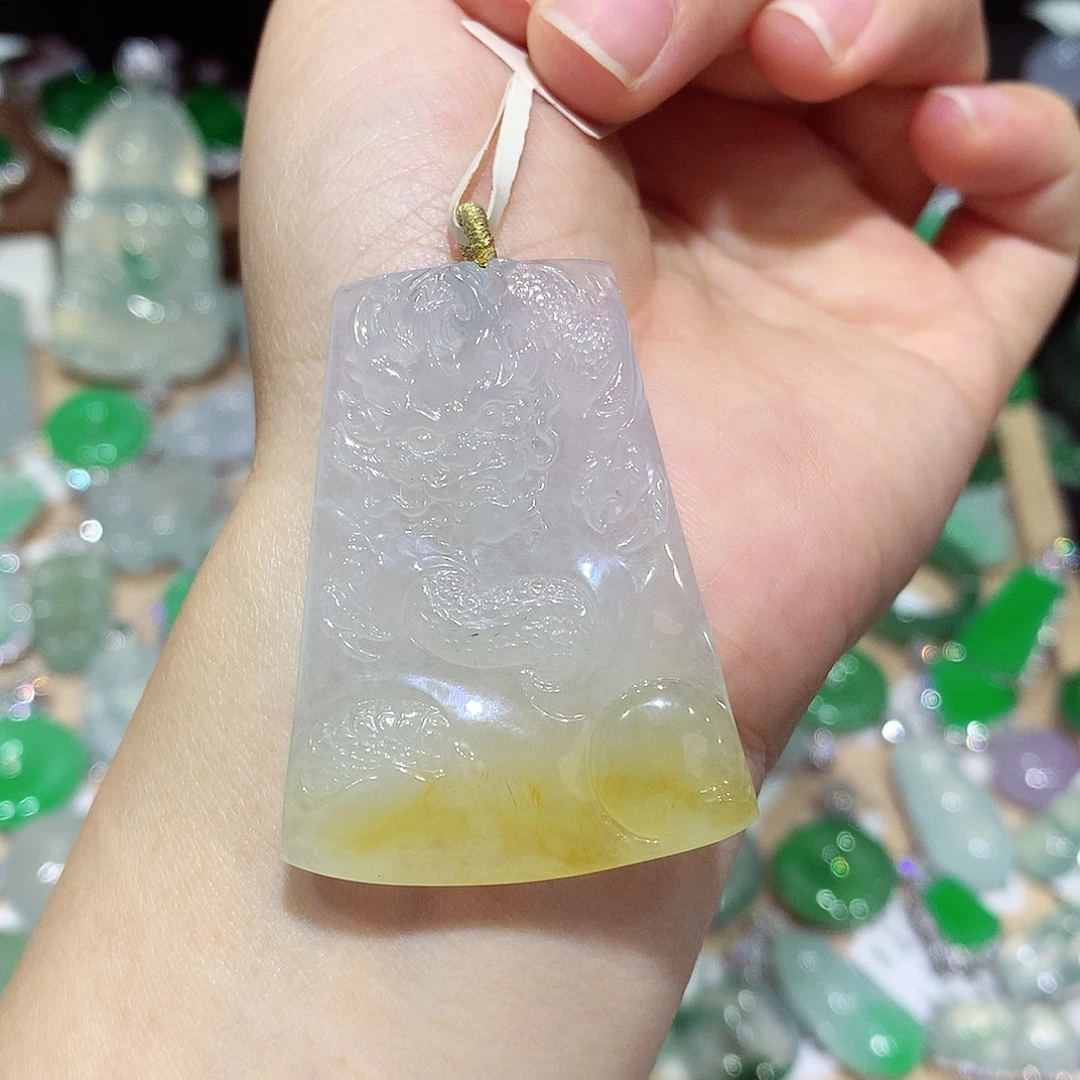 颈饰未镶嵌翡翠龙牌