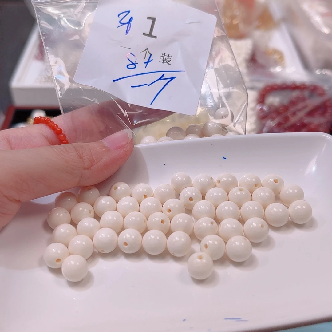 水晶未镶嵌珠宝半成品1 。