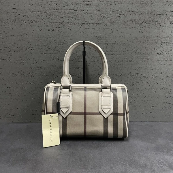 95新/博柏利/市场价11500/包包/250216XZ0013