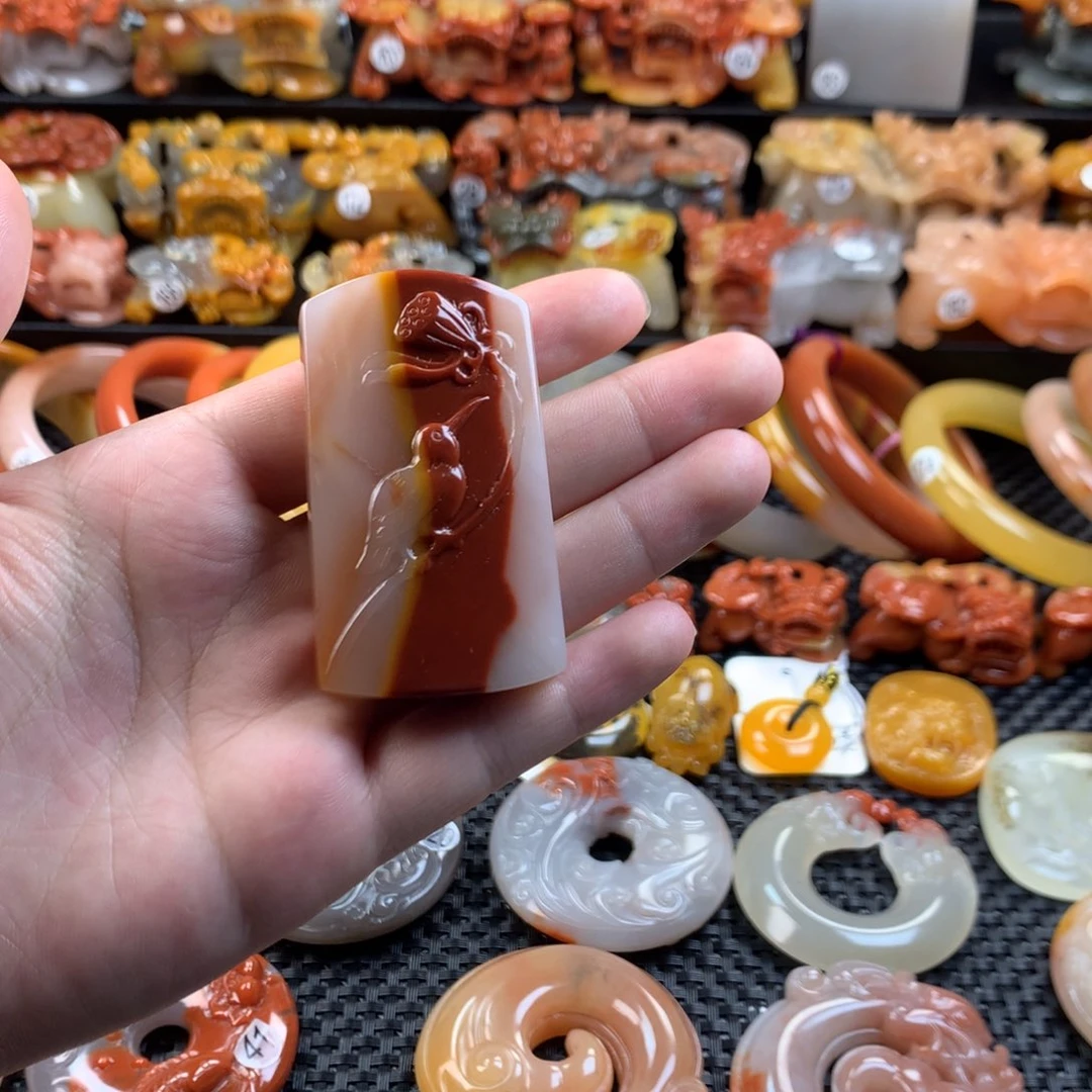 石英质玉（黄龙玉）未镶嵌挂件