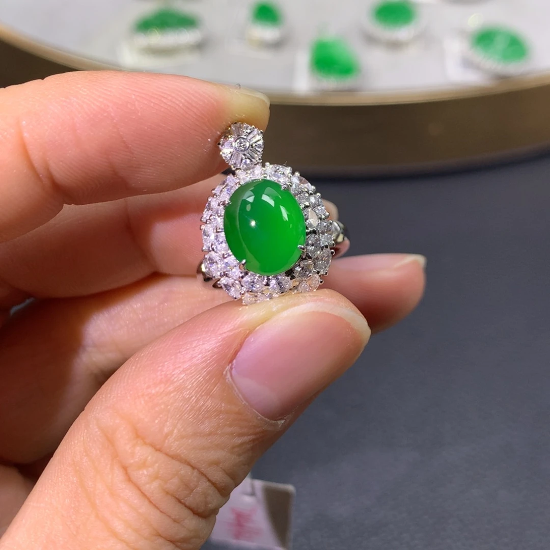 翡翠戒指18K金镶嵌翡翠