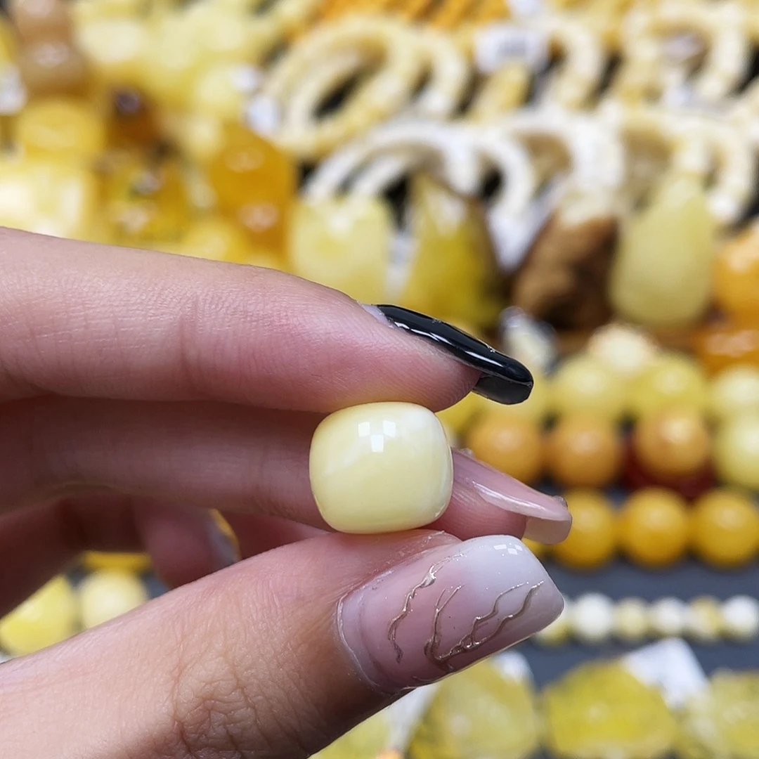 琥珀未镶嵌裸石12.2*10.7mm老型珠蜜蜡 花粉