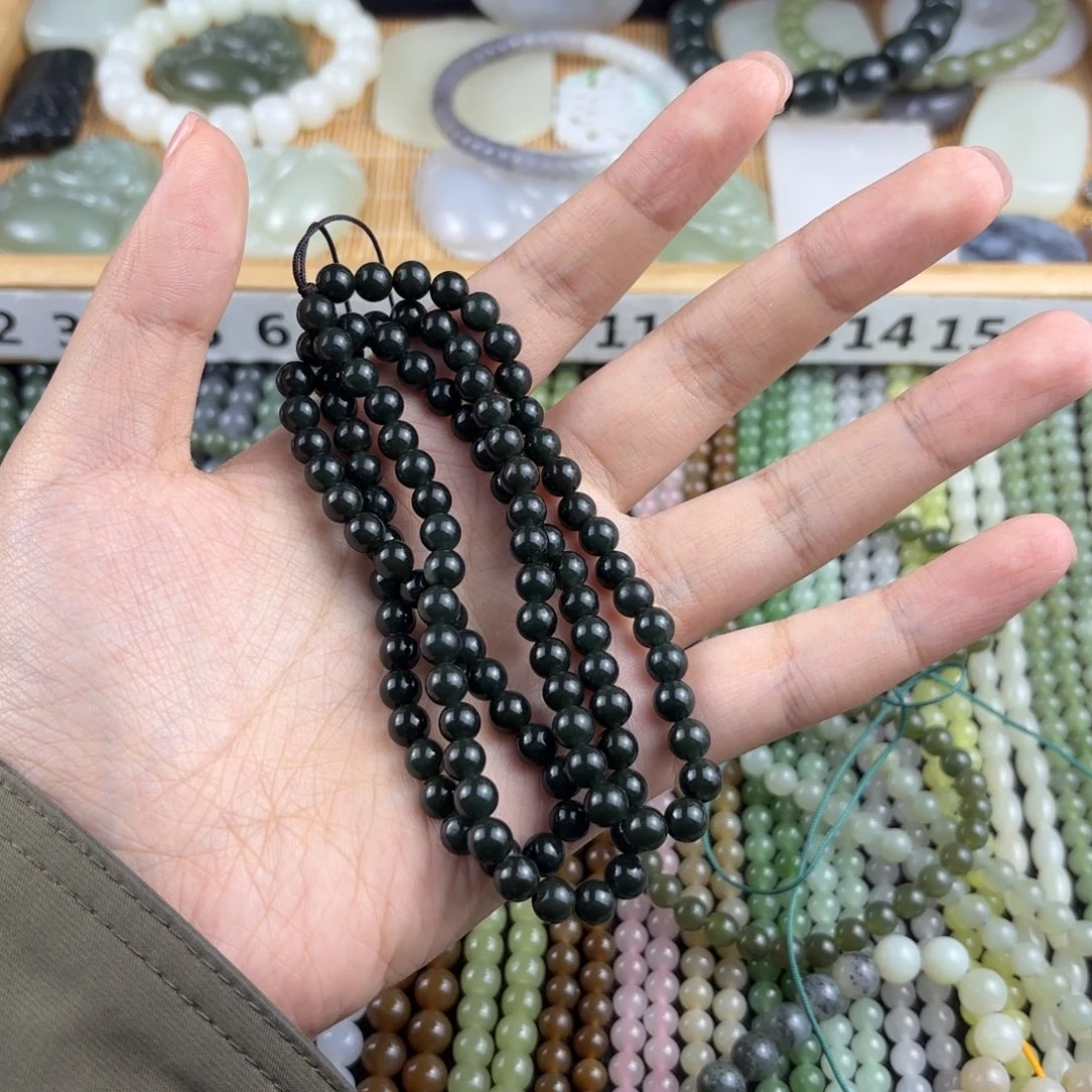 老***孩颈饰未镶嵌和田玉