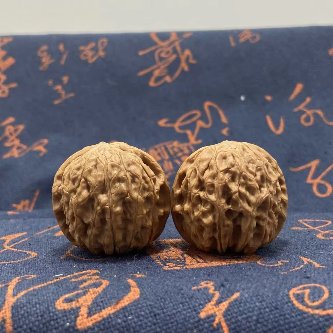 D583无名文玩手盘核桃老树文玩核桃文玩手盘核桃