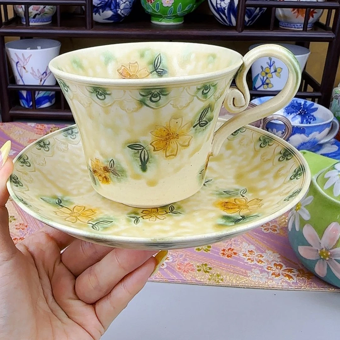 他家茶具瓷器真美！