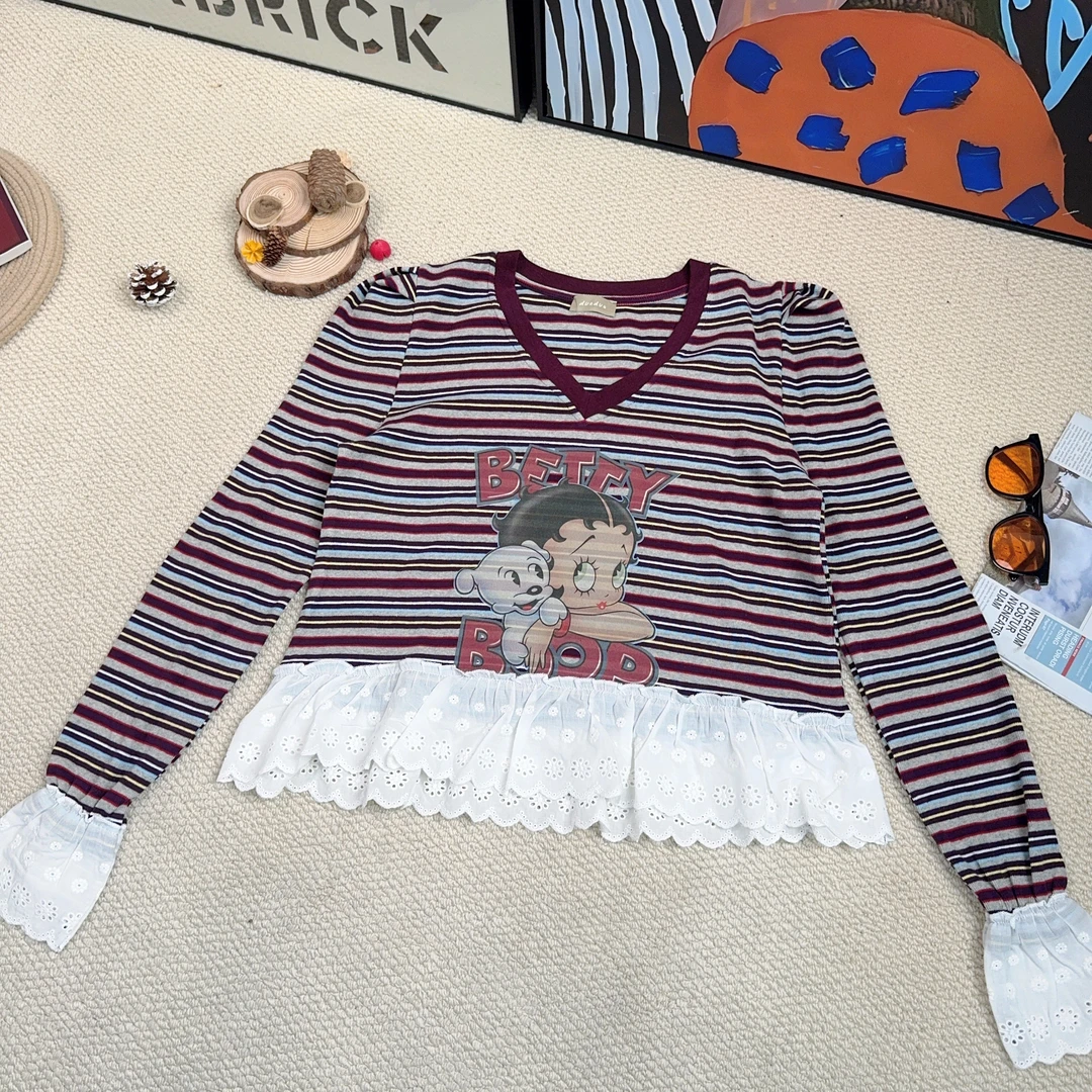 2024年秋季新款休闲卡通印花条纹拼蕾丝加厚卫衣8380