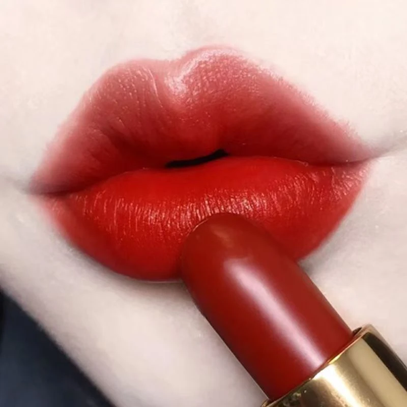 精致女神滋润水感哑光黑管口红