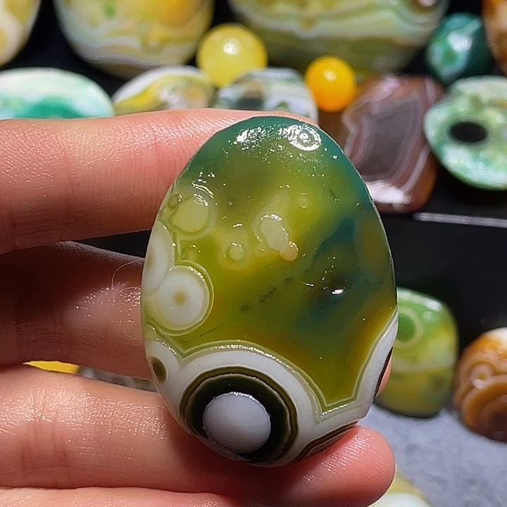 玛瑙/玉髓未镶嵌珠宝奇石