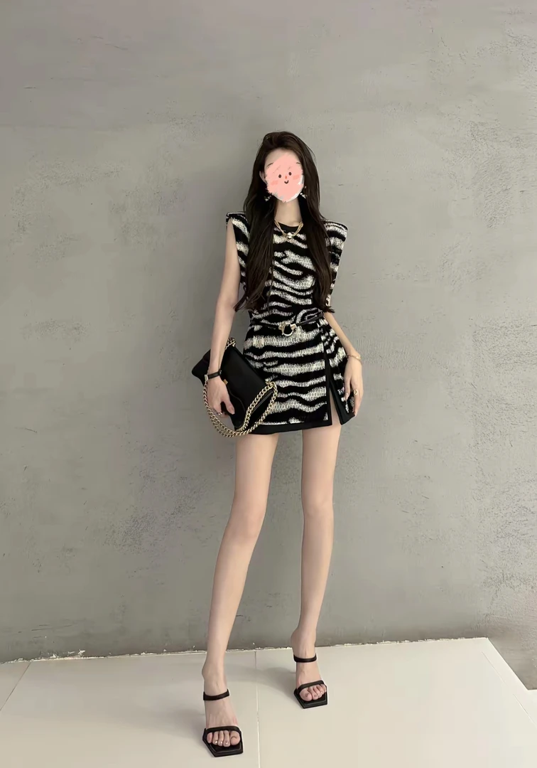 2025御姐风高级感夏季气质显瘦条纹上衣高腰侧边开叉气质显瘦裤裙