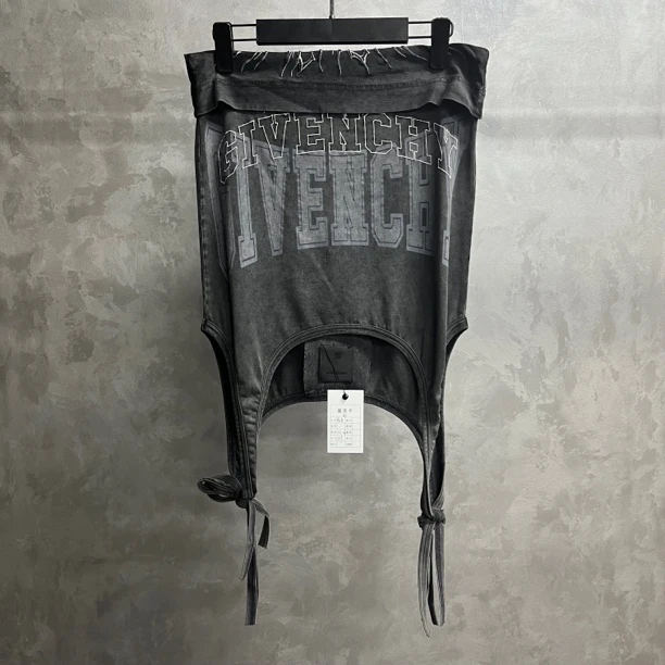 99新 Givenchy/纪梵希 灰色logo印花翻转效果短款半身裙/34码
