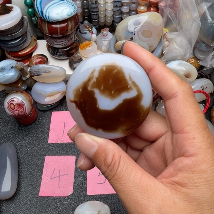 对***歌玛瑙/玉髓未镶嵌玉髓马达加斯加玉髓玛瑙