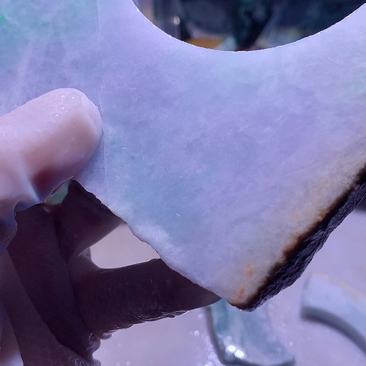 翡翠未镶嵌颈饰边角料