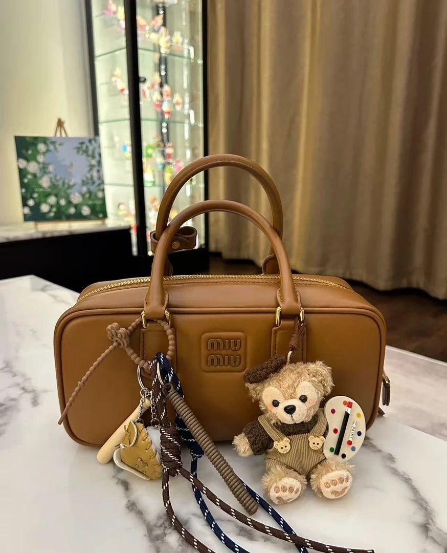 毛绒挂件挂包包可乐