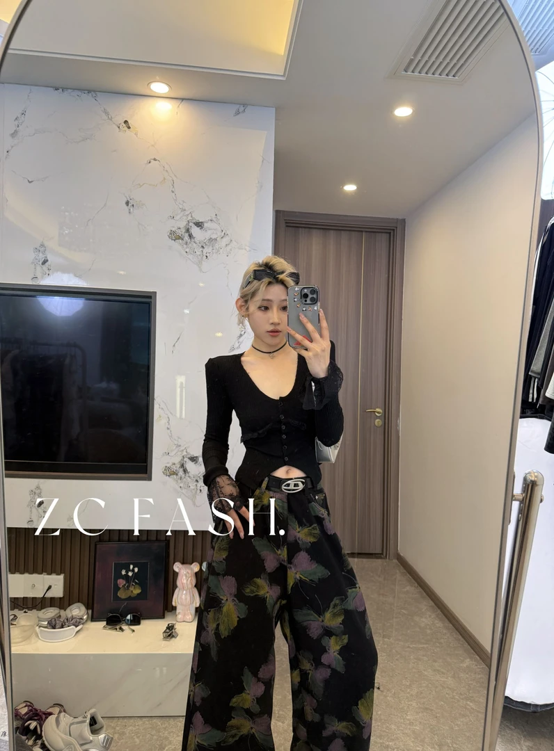 ZC-夏季新款2025百搭V领系扣蕾丝边长袖T恤女显瘦上衣-s081