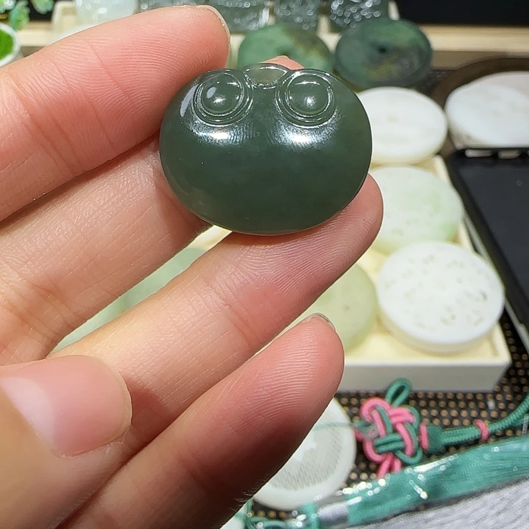 和田玉（糖玉）未镶嵌颈饰如意吊坠