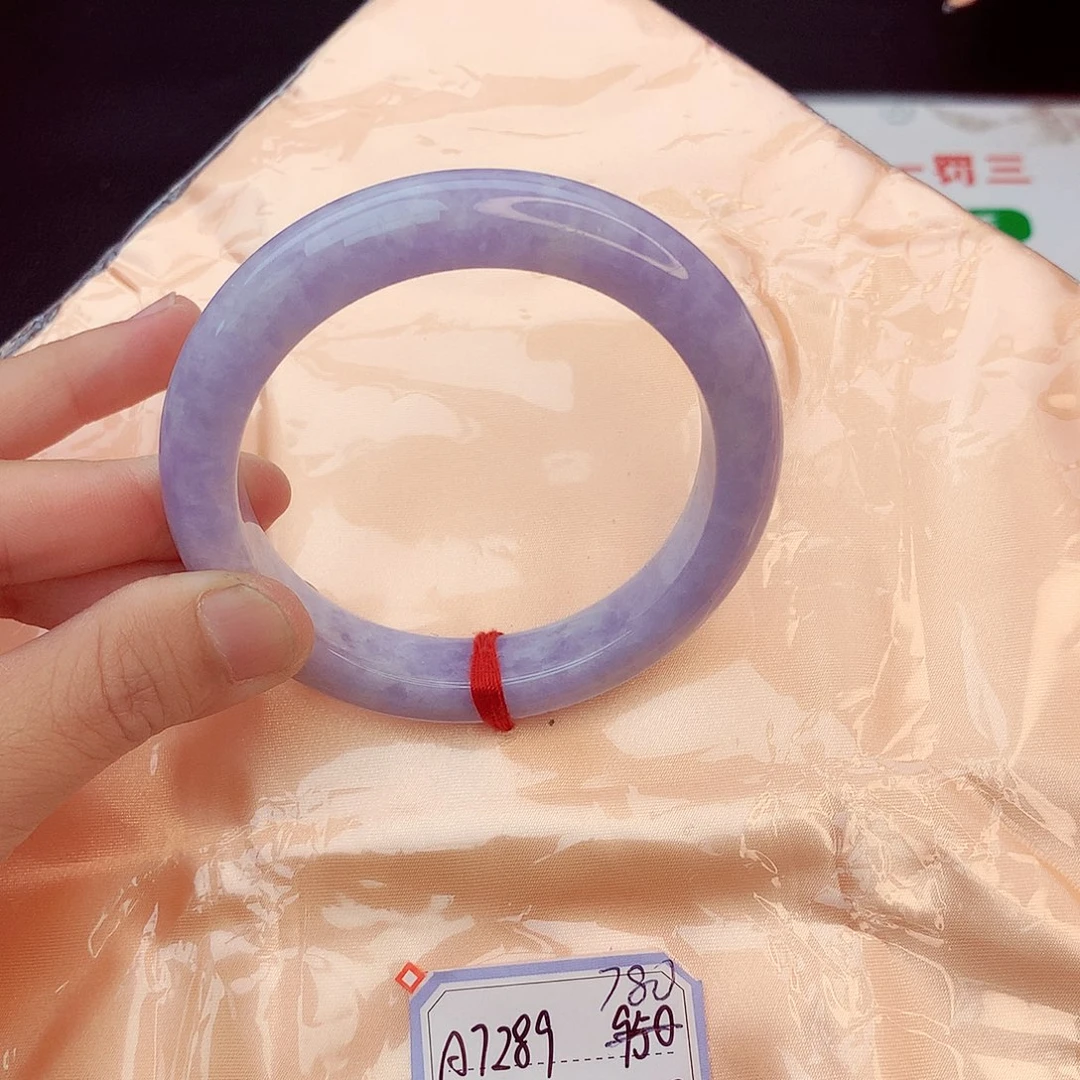 翡翠手镯未镶嵌翡翠