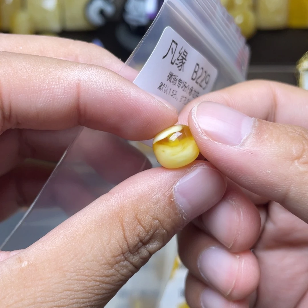 琥珀未镶嵌珠宝奇石C****)