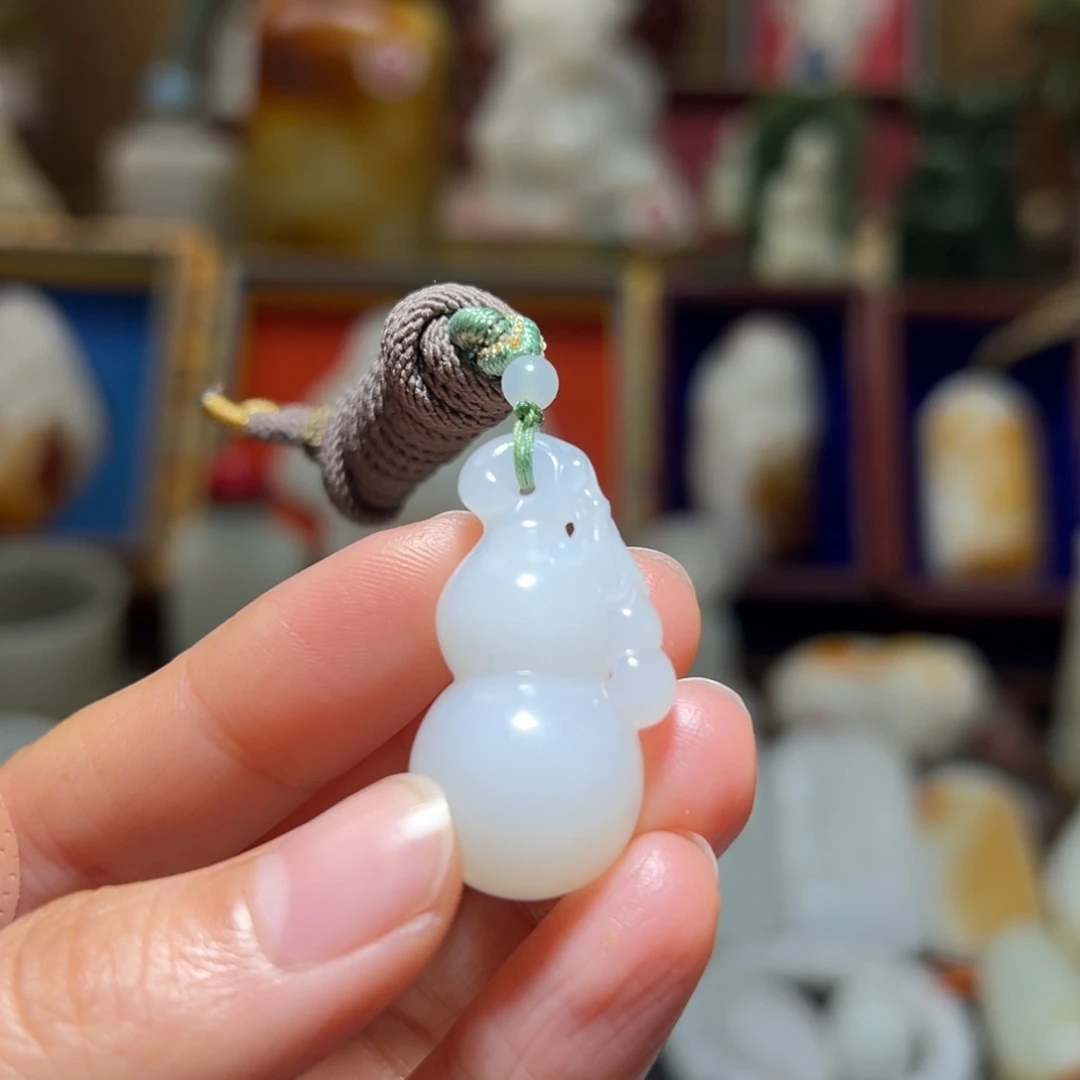 沁****和田玉未镶嵌挂件