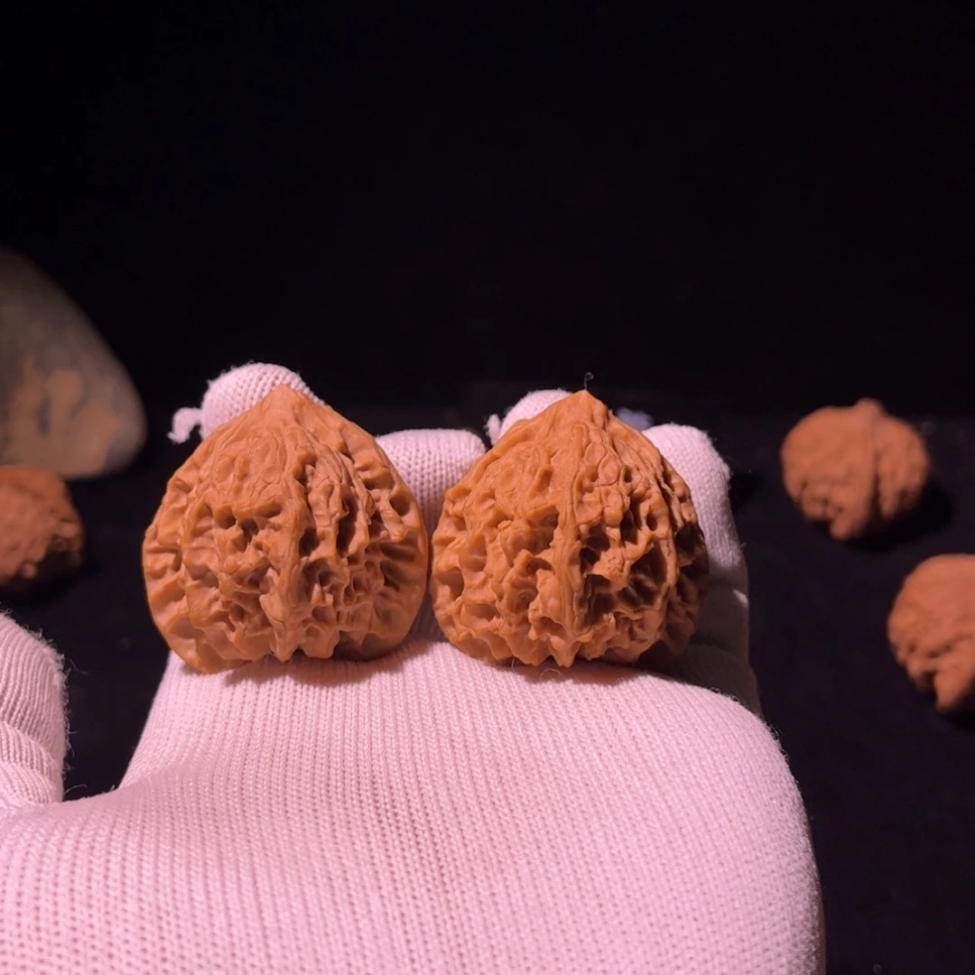 文玩核桃吊坠39野生金盏印