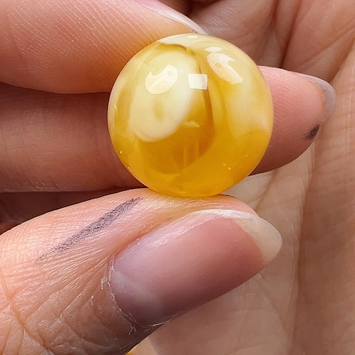 蜜蜡未镶嵌珠宝奇石