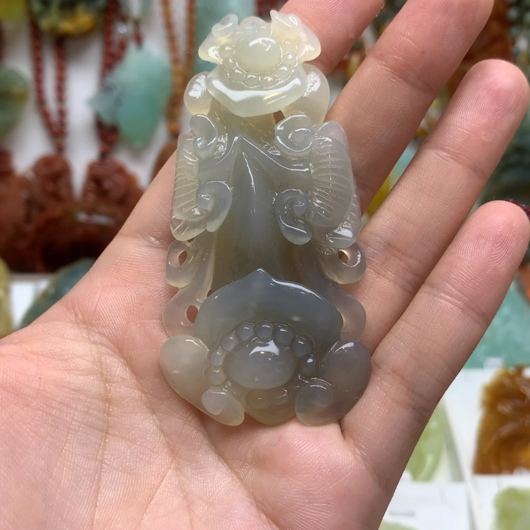 蛇纹石玉颈饰未镶嵌