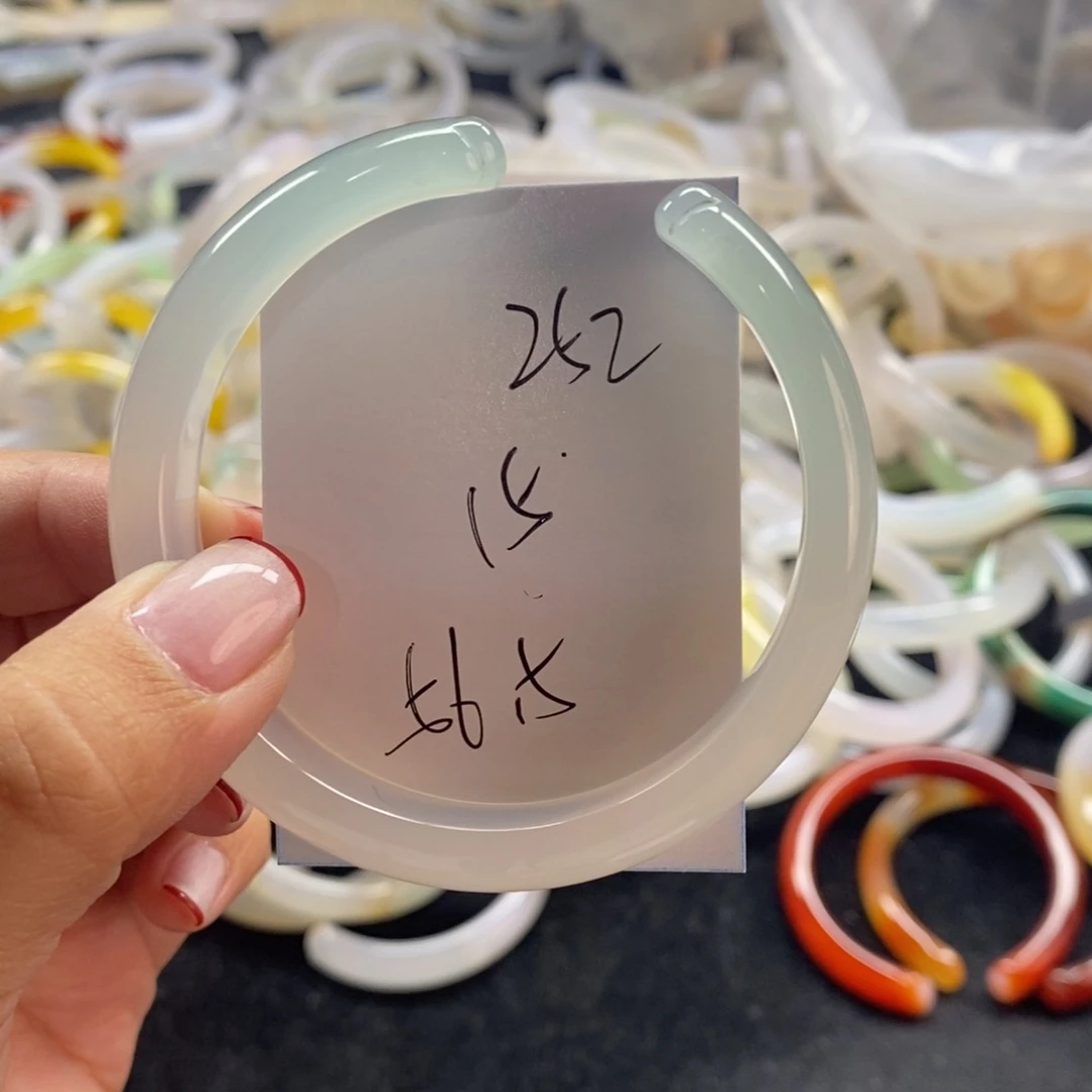 手镯玛瑙/玉髓未镶嵌252