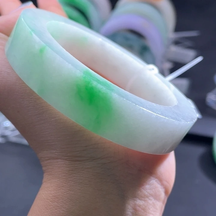 未镶嵌手镯定制翡翠