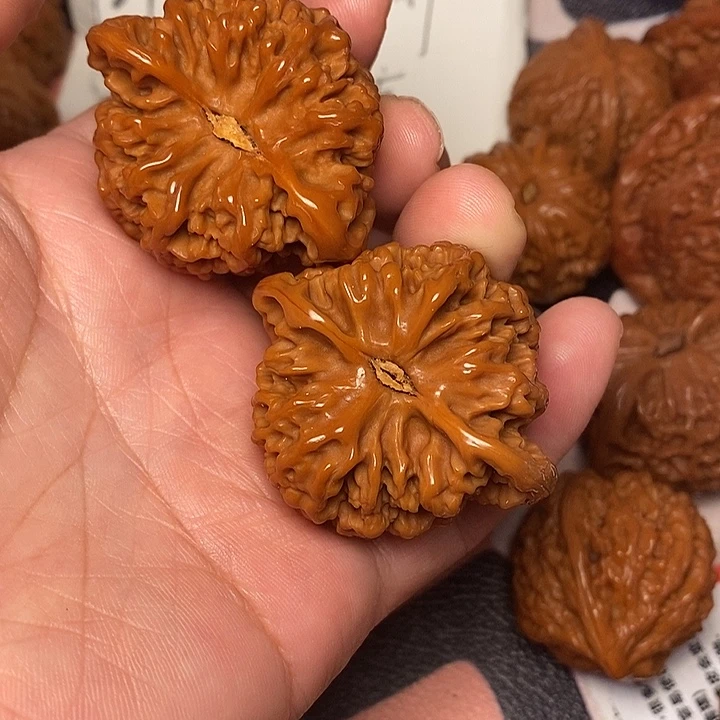 ****，吊坠文玩核桃满45