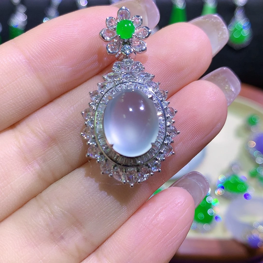 翡翠18K金镶嵌颈饰玻璃种