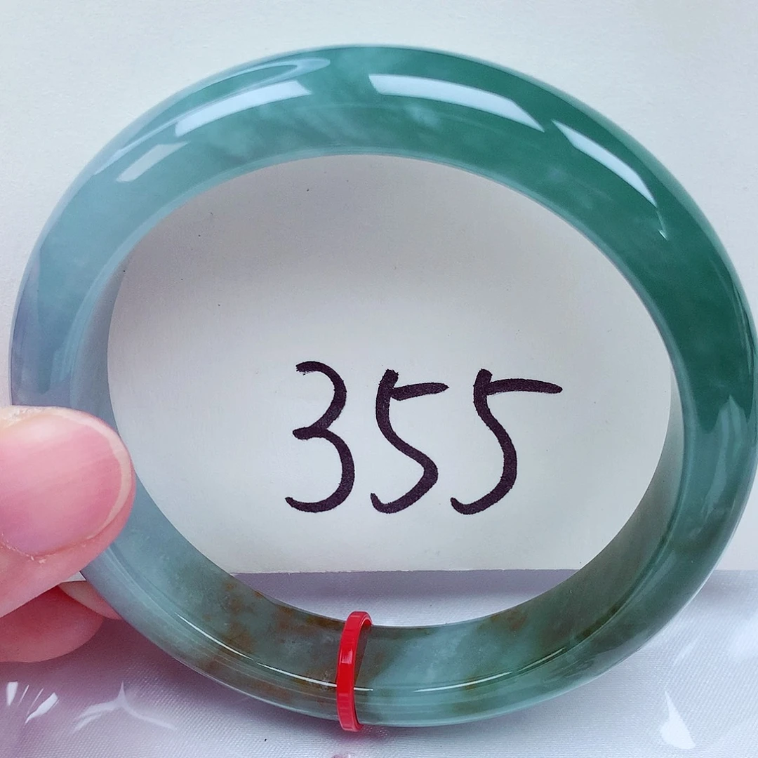 翡翠手镯未镶嵌翡翠