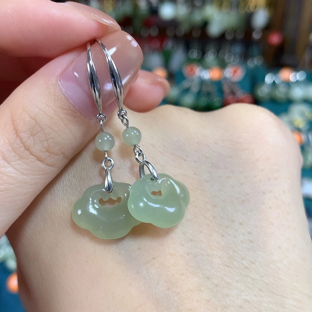 和田玉银S925镶嵌耳饰如意卡16左右